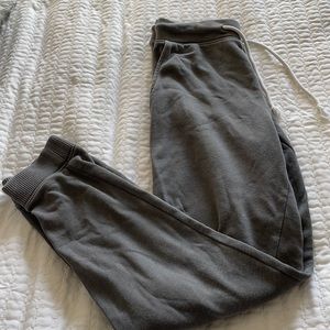 American eagle sweatpants with pockets